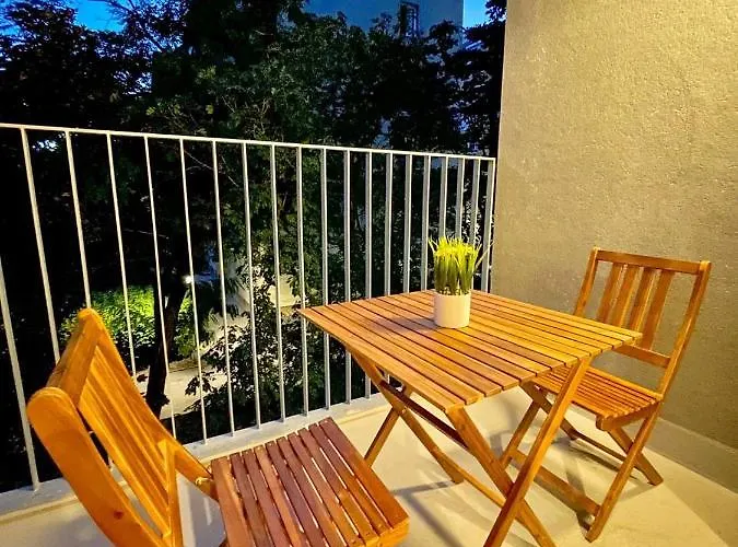 Muzeta11 - Modern Town With Balcony * Vienne