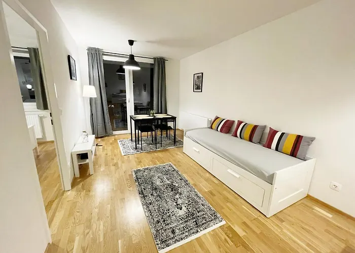 Muzeta11 - Modern Town With Balcony Appartement *
